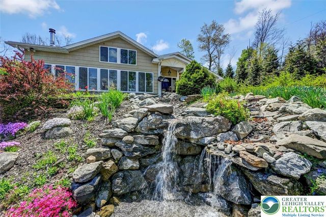 1284 Burger Hollow Road, Chestnuthill Twp, PA 18330