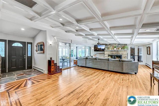1284 Burger Hollow Road, Chestnuthill Twp, PA 18330