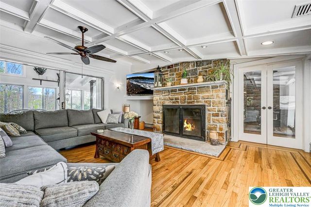 1284 Burger Hollow Road, Chestnuthill Twp, PA 18330