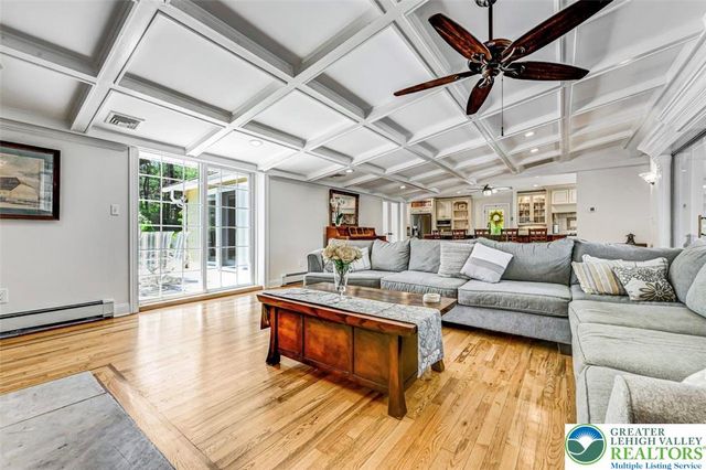 1284 Burger Hollow Road, Chestnuthill Twp, PA 18330