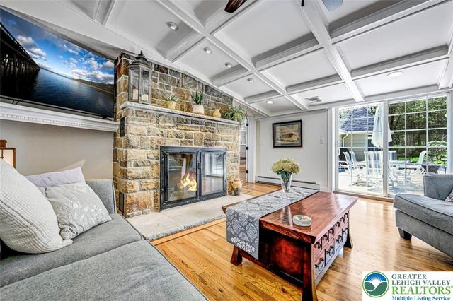 1284 Burger Hollow Road, Chestnuthill Twp, PA 18330