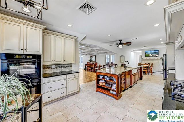 1284 Burger Hollow Road, Chestnuthill Twp, PA 18330