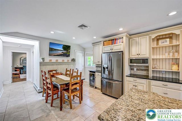 1284 Burger Hollow Road, Chestnuthill Twp, PA 18330