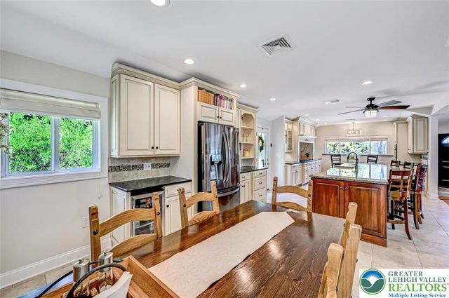 1284 Burger Hollow Road, Chestnuthill Twp, PA 18330