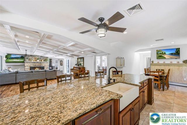 1284 Burger Hollow Road, Chestnuthill Twp, PA 18330