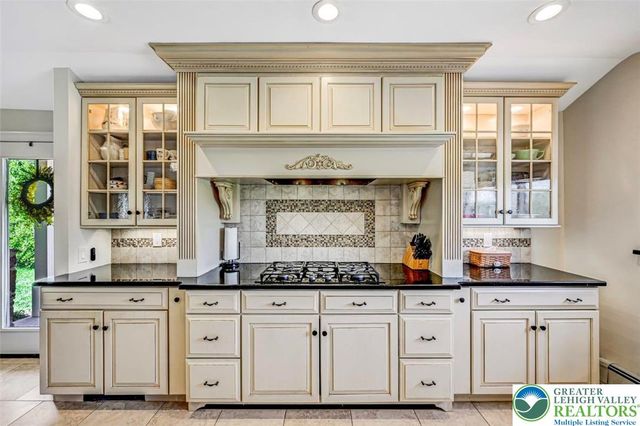 1284 Burger Hollow Road, Chestnuthill Twp, PA 18330