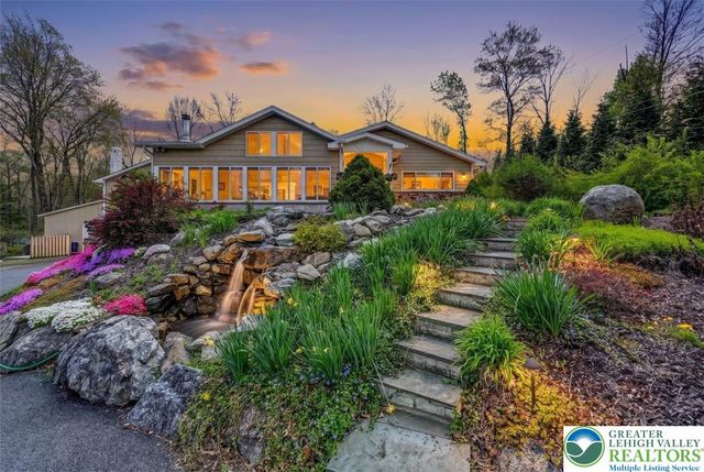 1284 Burger Hollow Road, Chestnuthill Twp, PA 18330