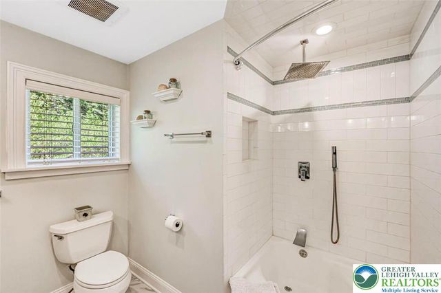 1284 Burger Hollow Road, Chestnuthill Twp, PA 18330