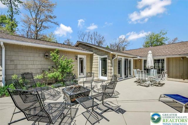 1284 Burger Hollow Road, Chestnuthill Twp, PA 18330