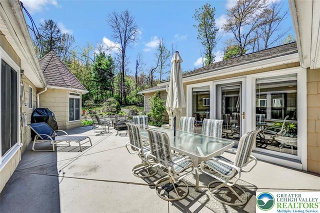 1284 Burger Hollow Road, Chestnuthill Twp, PA 18330