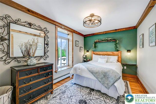 1284 Burger Hollow Road, Chestnuthill Twp, PA 18330