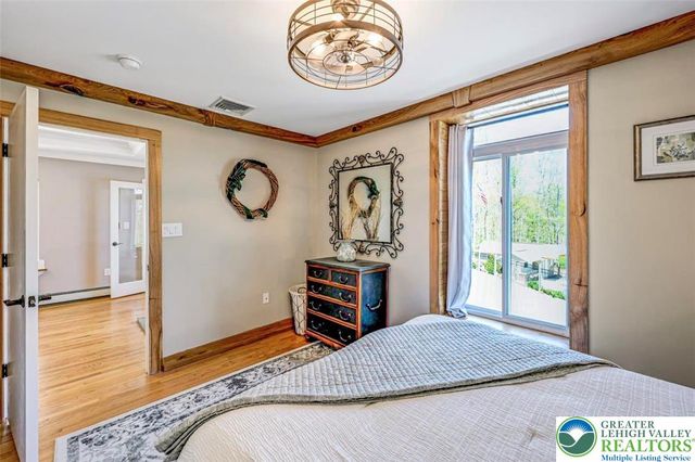1284 Burger Hollow Road, Chestnuthill Twp, PA 18330