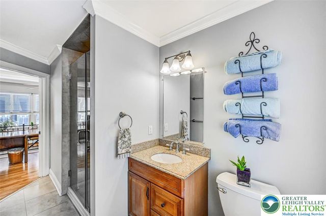 1284 Burger Hollow Road, Chestnuthill Twp, PA 18330