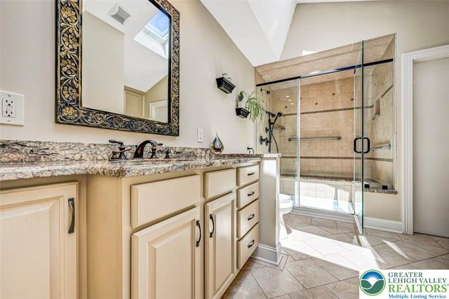 1284 Burger Hollow Road, Chestnuthill Twp, PA 18330