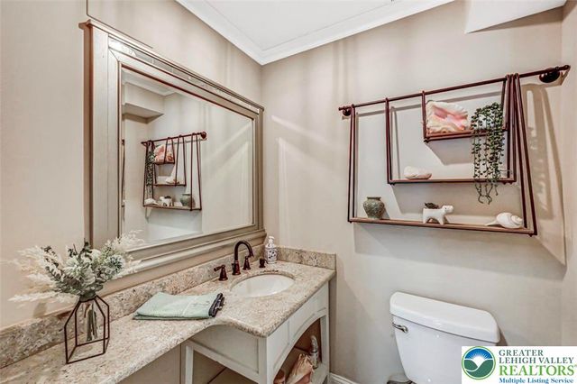 1284 Burger Hollow Road, Chestnuthill Twp, PA 18330