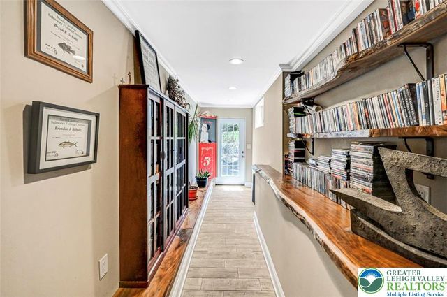 1284 Burger Hollow Road, Chestnuthill Twp, PA 18330