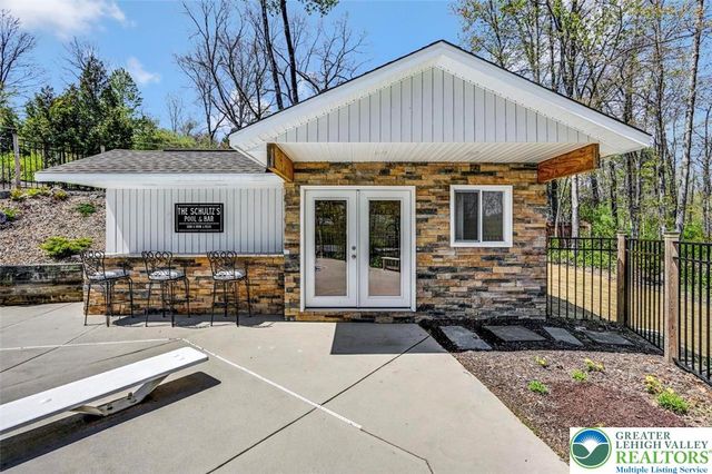 1284 Burger Hollow Road, Chestnuthill Twp, PA 18330