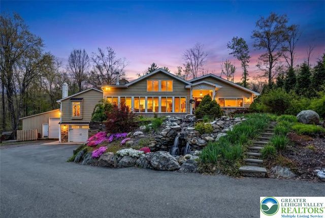 1284 Burger Hollow Road, Chestnuthill Twp, PA 18330