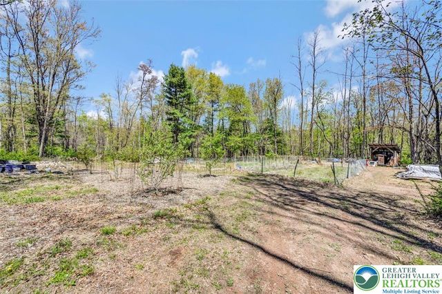 1284 Burger Hollow Road, Chestnuthill Twp, PA 18330