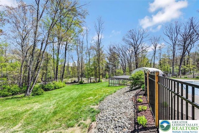 1284 Burger Hollow Road, Chestnuthill Twp, PA 18330