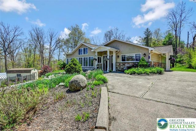 1284 Burger Hollow Road, Chestnuthill Twp, PA 18330