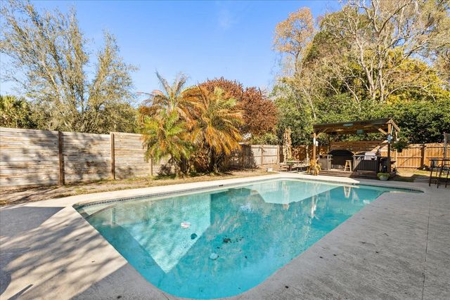 333 FOREST ROAD, Mount Dora, FL 32757