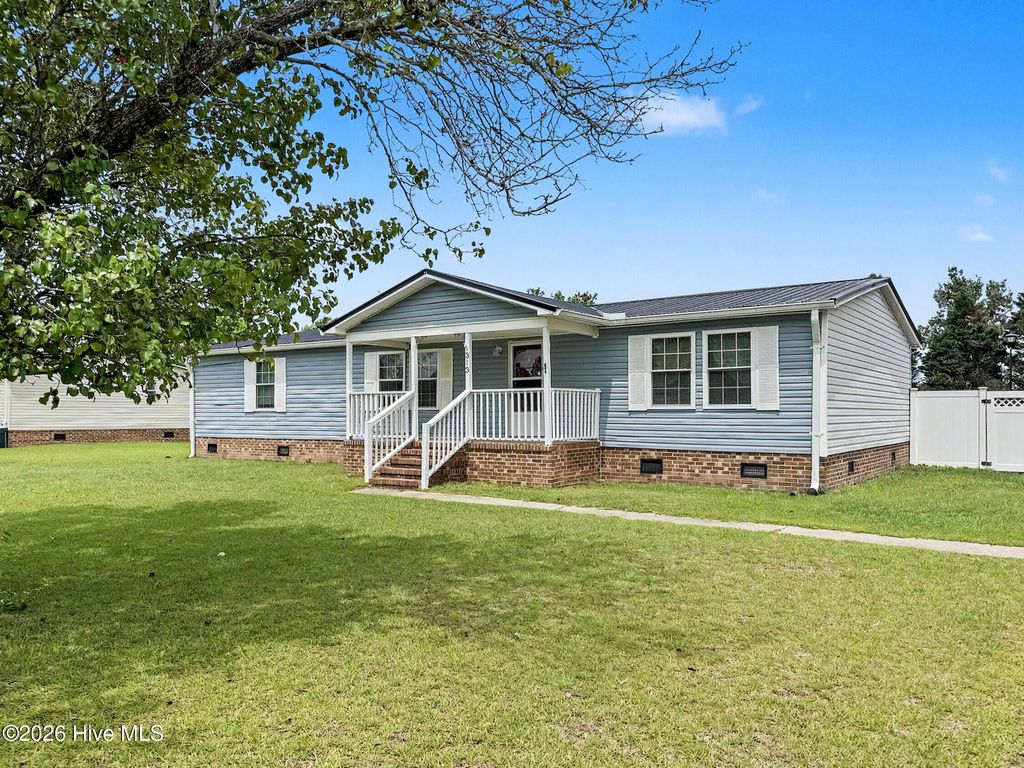 313 Wright Road, Vass, NC 28394