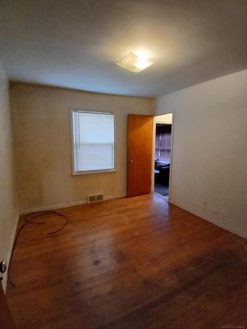 21731 Edmunton Street, St Clair Shores, MI 48080