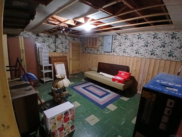 21731 Edmunton Street, St Clair Shores, MI 48080