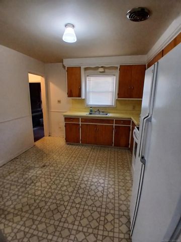 21731 Edmunton Street, St Clair Shores, MI 48080