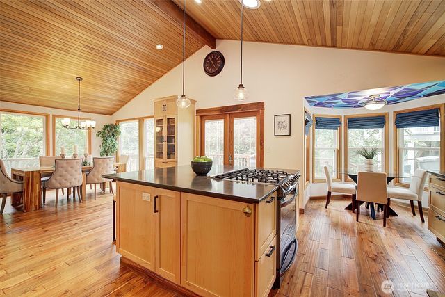 11546 84th Avenue NE, Kirkland, WA 98034