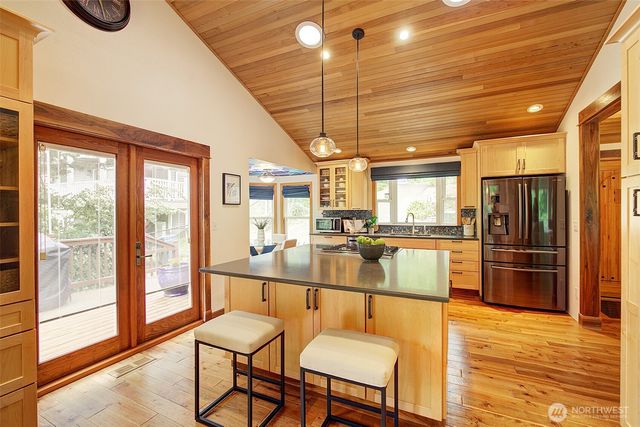 11546 84th Avenue NE, Kirkland, WA 98034
