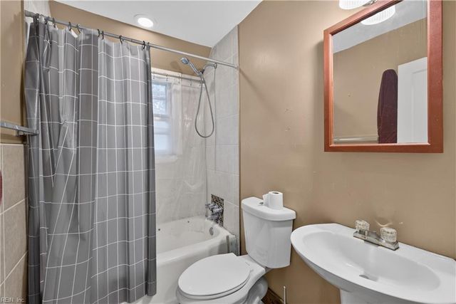 3748 Robin Hood RD, Norfolk, VA 23513