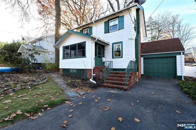 160 Pinewood Place, Teaneck, NJ 07666