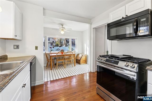 160 Pinewood Place, Teaneck, NJ 07666