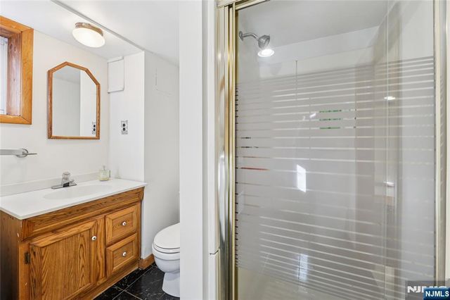 160 Pinewood Place, Teaneck, NJ 07666