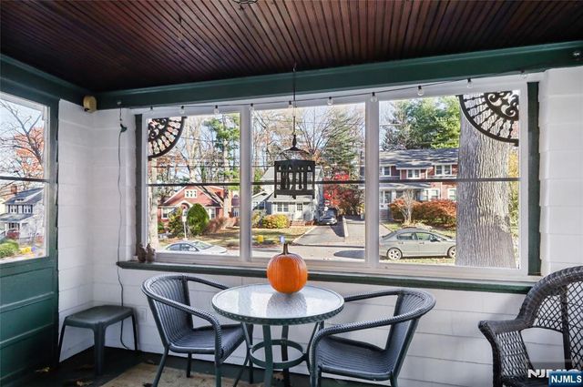 160 Pinewood Place, Teaneck, NJ 07666