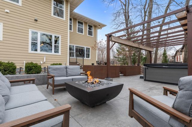 6823 Lanewood Lane N, Maple Grove, MN 55311