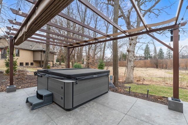 6823 Lanewood Lane N, Maple Grove, MN 55311