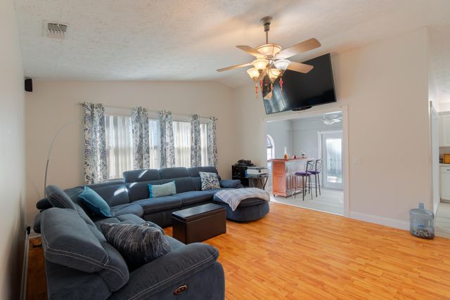 4222 SE Satinleaf Place, Stuart, FL 34997