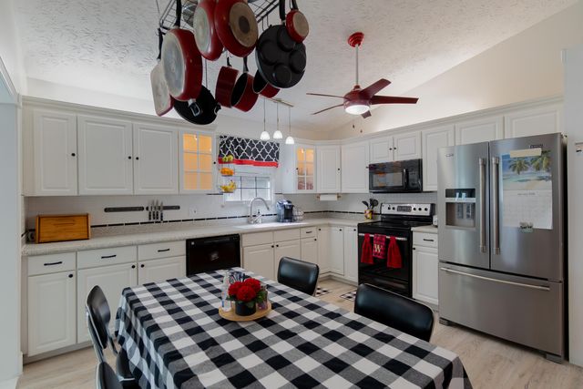 4222 SE Satinleaf Place, Stuart, FL 34997