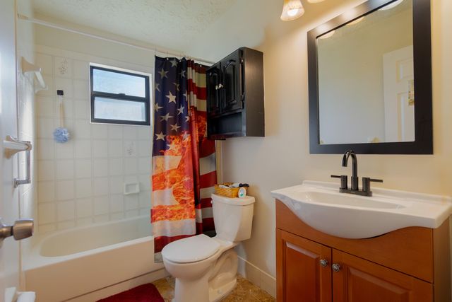 4222 SE Satinleaf Place, Stuart, FL 34997