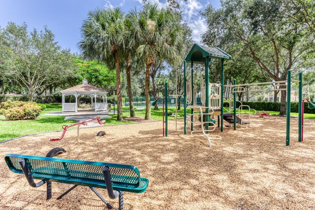 7907 Lando Avenue, Boynton Beach, FL 33437