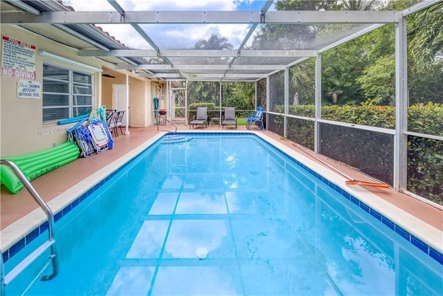 2613-2615 NE 33rd Avenue, Fort Lauderdale, FL 33308