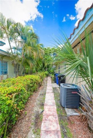 2613-2615 NE 33rd Avenue, Fort Lauderdale, FL 33308
