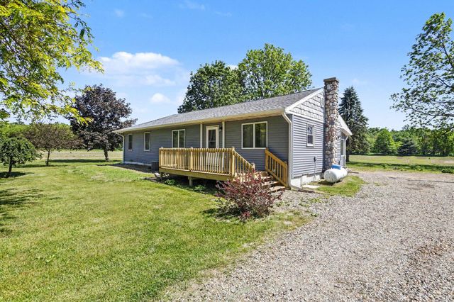 22111 Dutch Settlement Street, Cassopolis, MI 49031