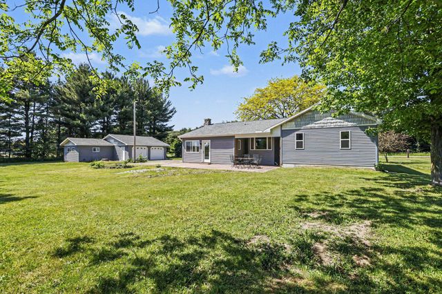 22111 Dutch Settlement Street, Cassopolis, MI 49031