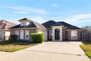 402 Hackberry Avenue, Mission, TX 78572