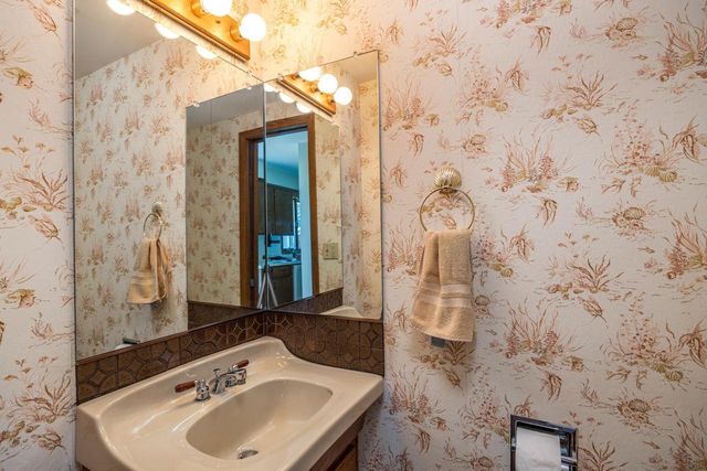 6054 N ROSEWOOD DRIVE, Appleton, WI 54913