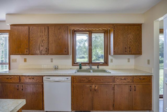 6054 N ROSEWOOD DRIVE, Appleton, WI 54913